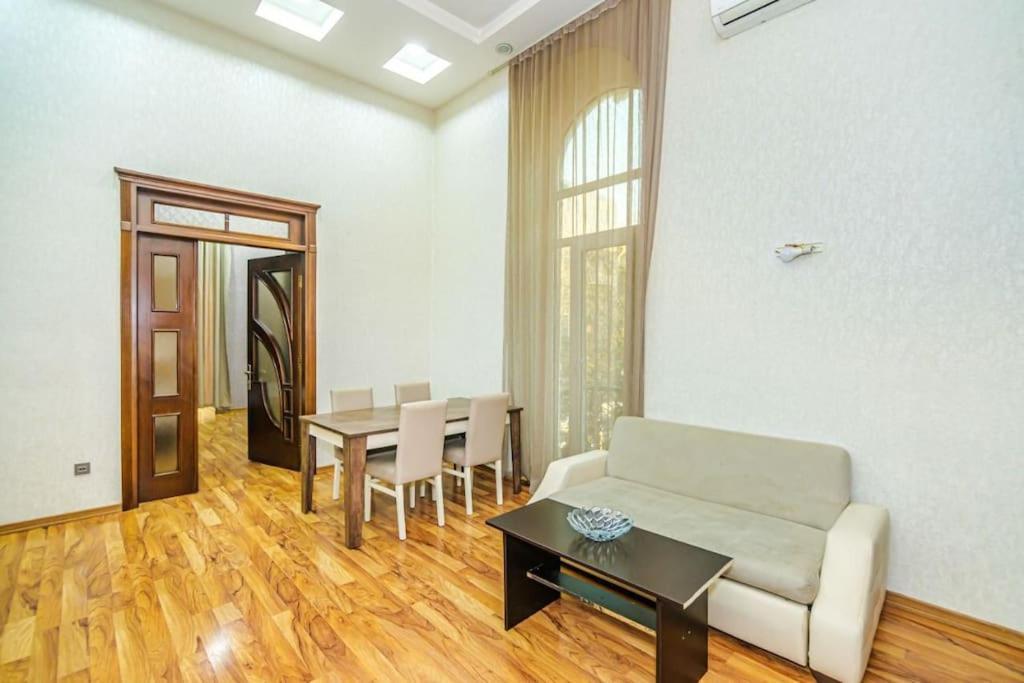 City Center Apartment Baky Esterno foto